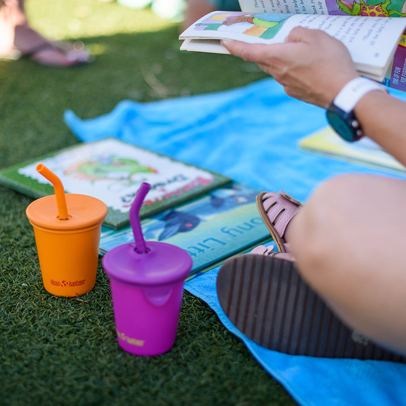 kid-s-sippy-cup-and-wide-water-bottle-set-u8 10oz_kids_cups_straw_reading_blanket_square.jpg
