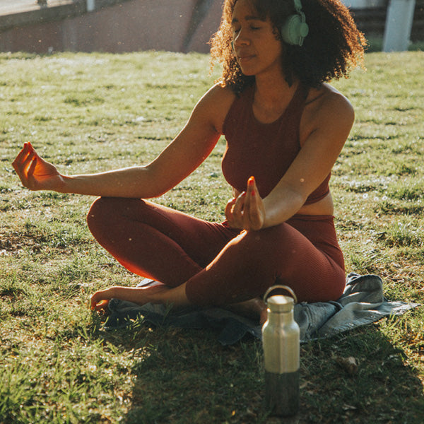 12oz-rise-reflect-with-bamboo-cap-i1 16oz_rise_reflect_yoga_park_headphones_square.jpg