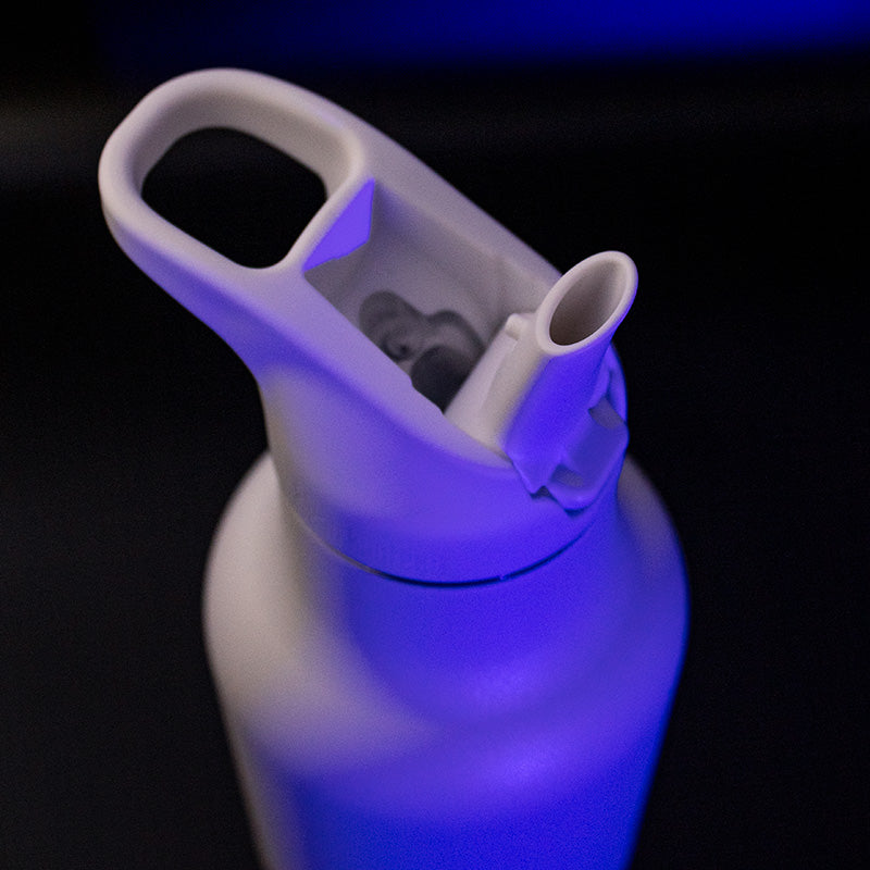 20oz-rise-classic-may-the-4th-q0 20oz_rise_classic_may_the_fourth_starwars_white_bottle_flipseal_square.jpg