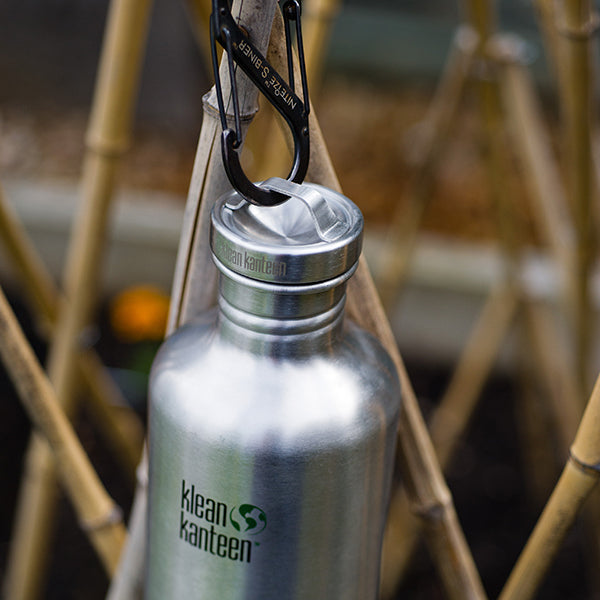 classic-steel-loop-cap-y4 40oz_bottle_steel_loop_cap_lifestyle.jpg