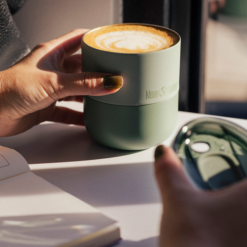 slide-lid-s9 8oz_rise_lowball_iceberg_coffee_espresso_sun_slide_lid_closeup_square.jpg