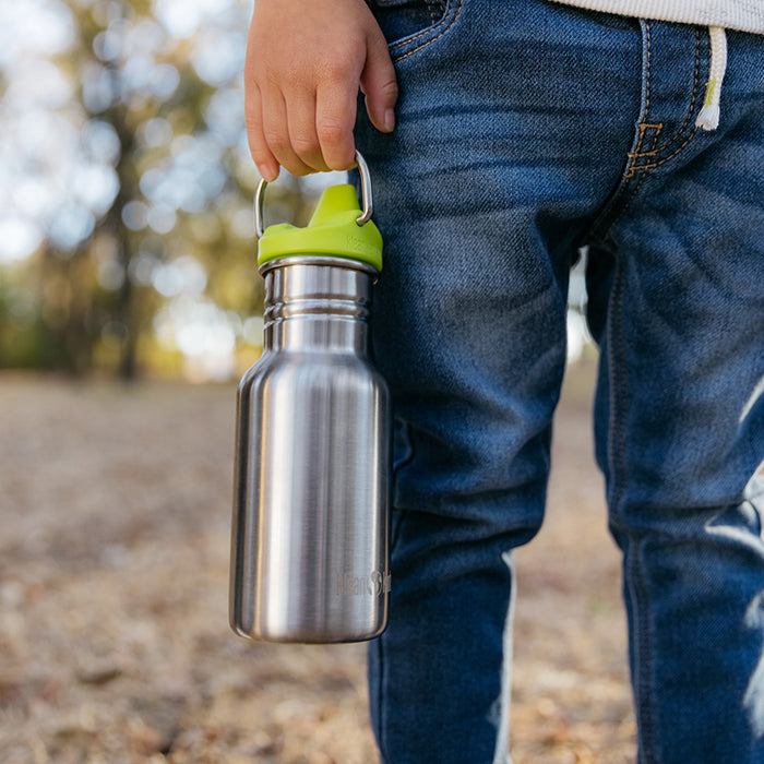 classic-kid-sippy-cap-x6 K12CNSIPPY-BS-kids_sippy_bottle_carry_lifestyle_f9e24b84-a0ae-465d-aad5-3c60c5592b7d.jpg
