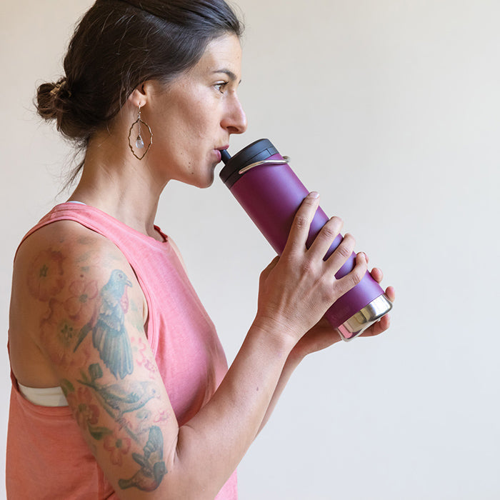 tkwide-twist-cap-with-straw-kit-r2 K20TKWPT-PP-T-TWIST-straw_cap_drinking_yoga_lifestyle_64bb08ca-98d0-4e89-83fd-b166cda65ccd.jpg