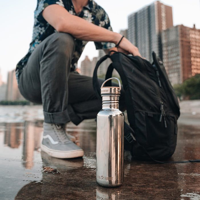 27oz-reflect-with-bamboo-cap-t6 K27SSLRF-MS-BAMBOO_reflect-bottle_city_lifestyle_ff882516-9bd8-49cf-b515-736a0a9c889f.jpg
