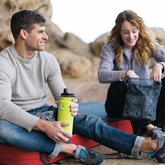 tkwide-chug-cap-a1 K32TKWSSL-JP-chug_cap_bouldering_lifestyle.jpg