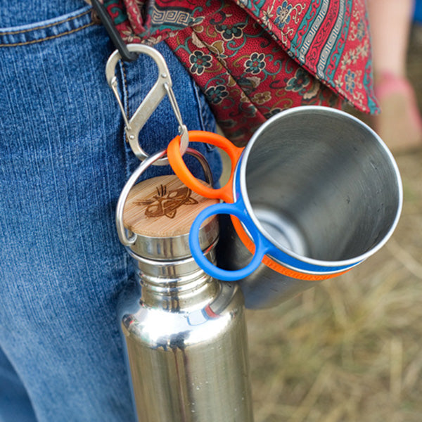 steel-s-biner-3-j6 carabiner_steel_clip_bottle_lifestyle_f9a2dad1-cd06-4894-b3ff-13476b2b5a87.jpg