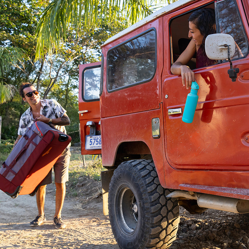 18oz-classic-with-flip-seal-sport-cap-c9 classic_18oz_flip_seal_baltic_jeep_packing_window_square.jpg