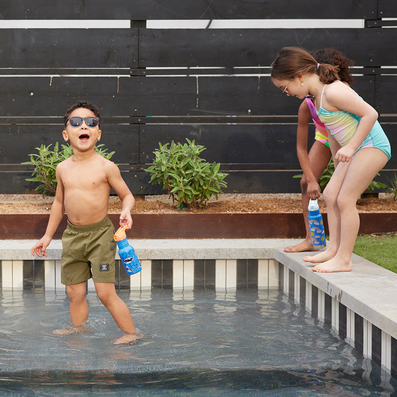 12oz-kid-s-classic-with-flip-seal-sport-cap-f6 kid_sport_flip_seal_12oz_boy_pool_square.jpg