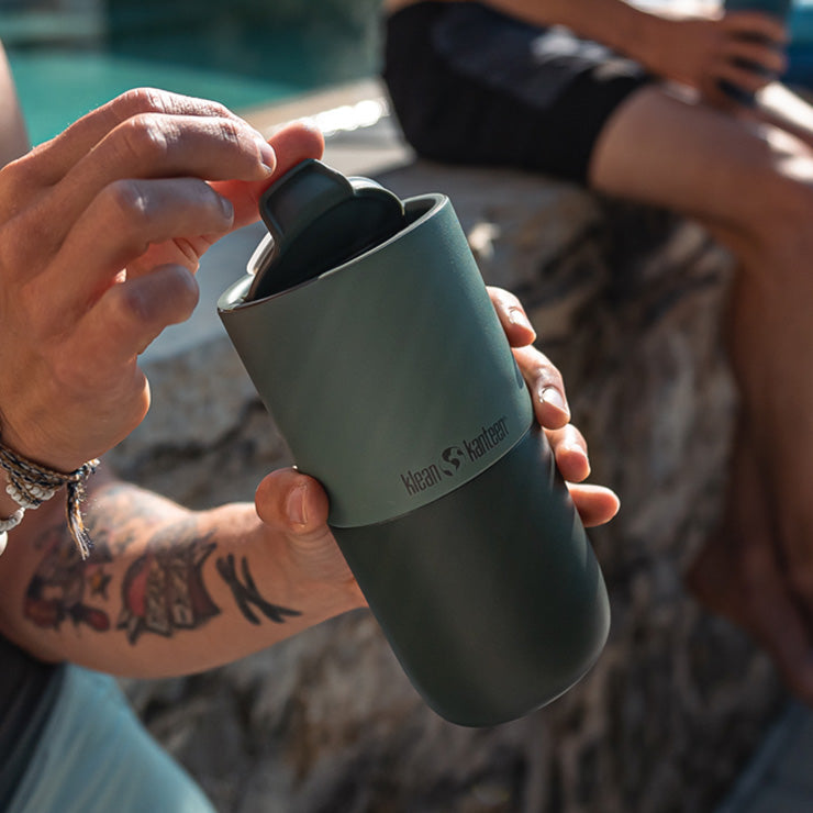 flip-lid-v4 rise_flip_lid_small_tumbler_open.jpg