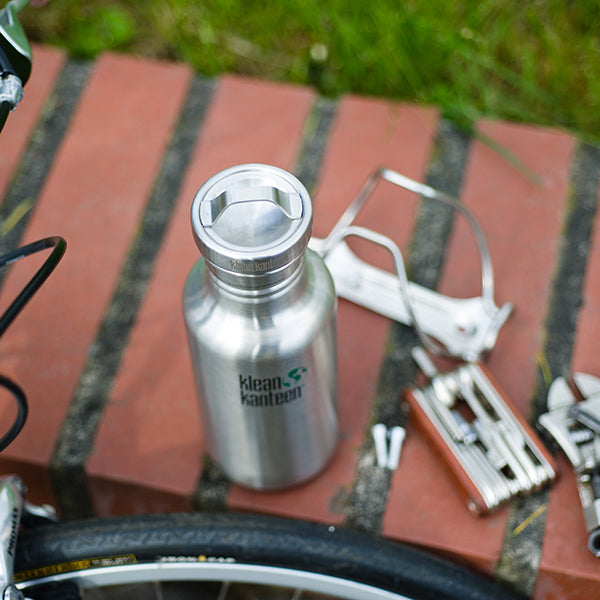classic-steel-loop-cap-y4 stainless_bottle_cap_bike_parts_lifestyle.jpg