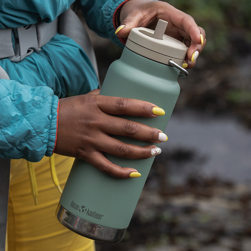 32oz-tkwide-made-to-do-more-bundle-v8 tkwide_32oz_insulated_bottle_twist_closeup_seapsray_hand_square.jpg