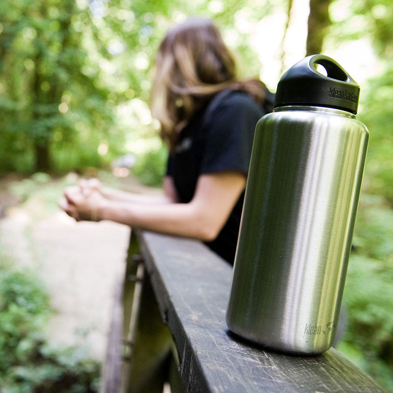 40oz-wide-with-loop-cap-d1 wide_40oz_bottle_bridge_closeup_square.jpg